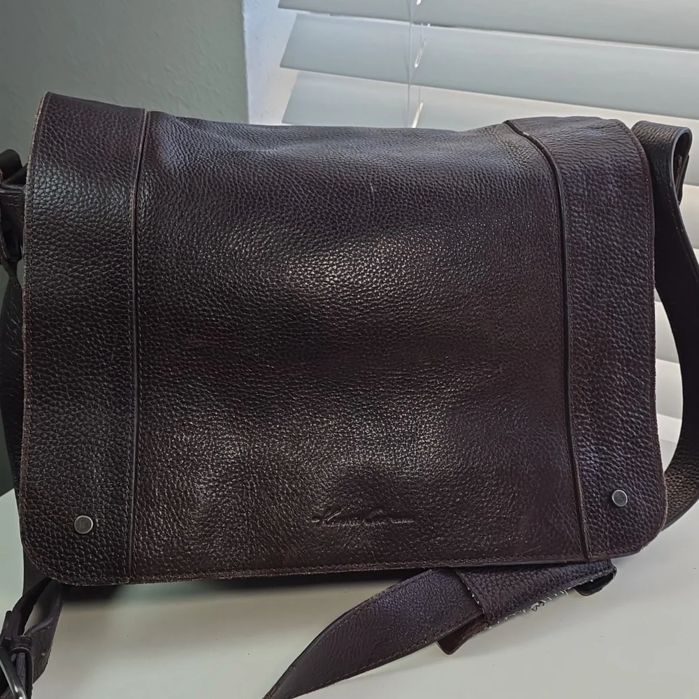 Kenneth Cole Brown Leather Messenger Bag